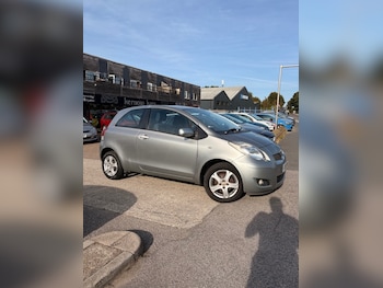 Used Toyota Yaris 2010 for sale - 79625697: Photo