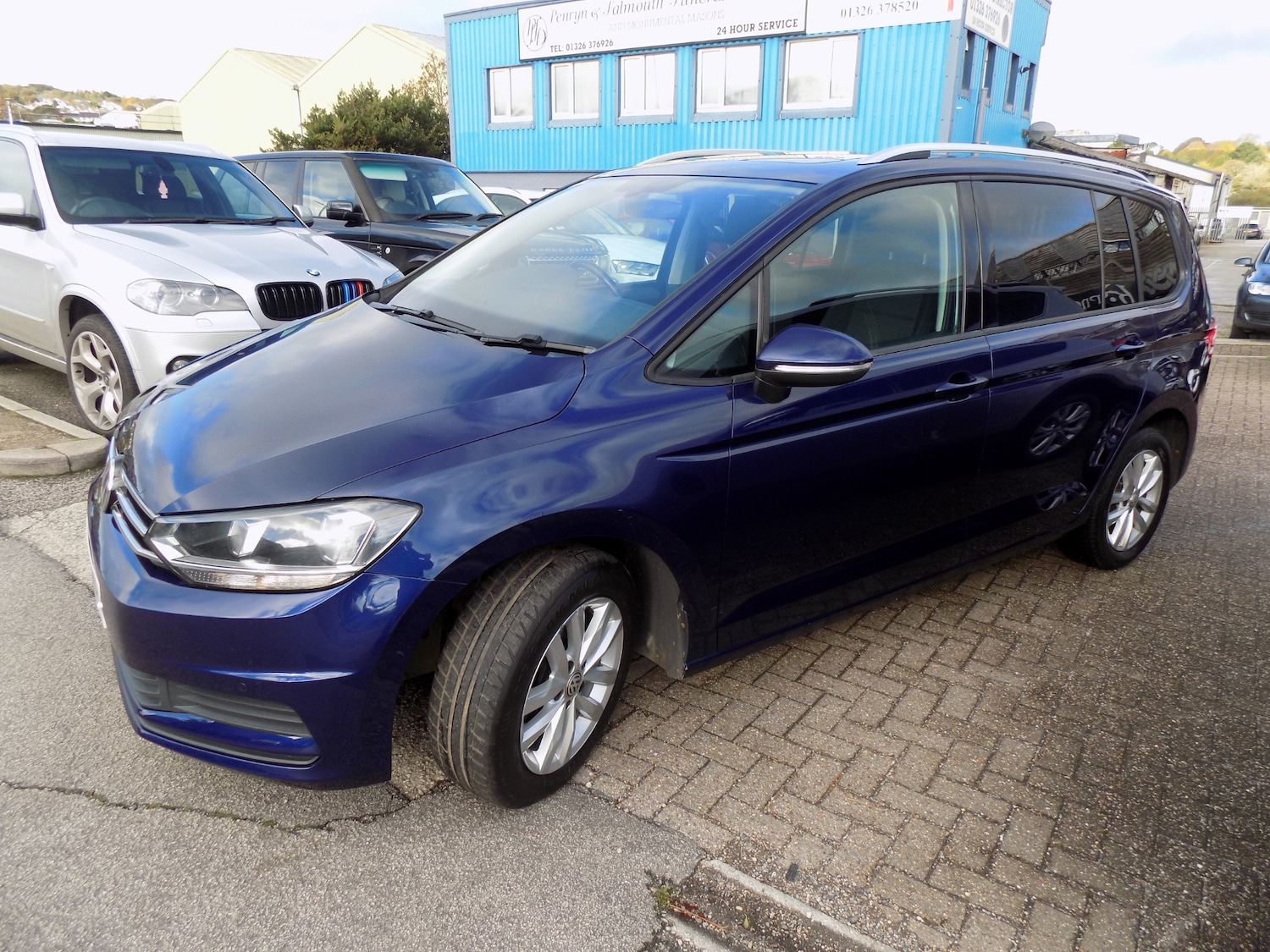 Used Volkswagen Touran 2018 for sale - 76222070: Photo 2