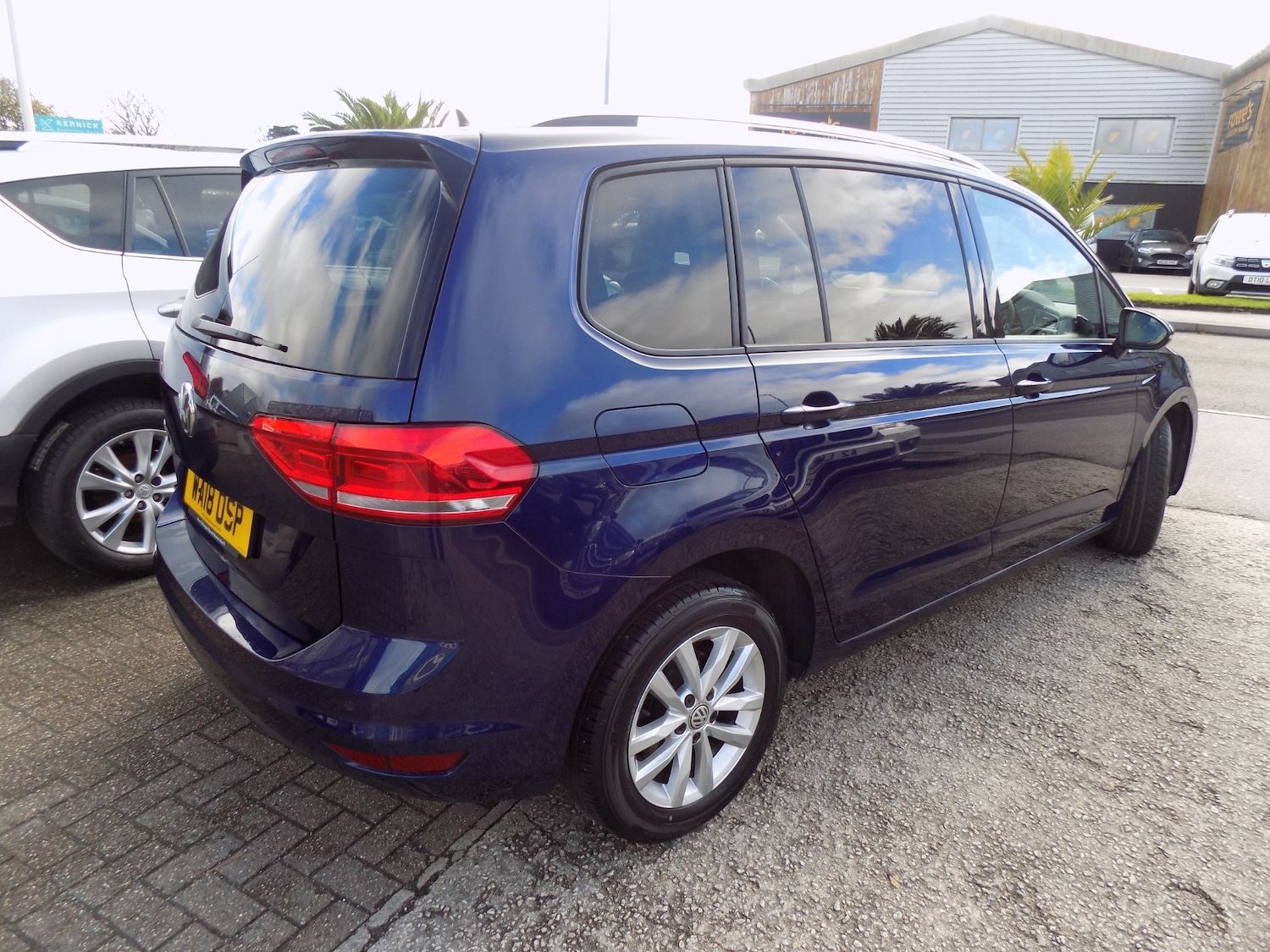 Used Volkswagen Touran 2018 for sale - 76222070: Photo 4