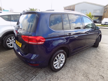 Used Volkswagen Touran 2018 for sale - 76222070: Photo