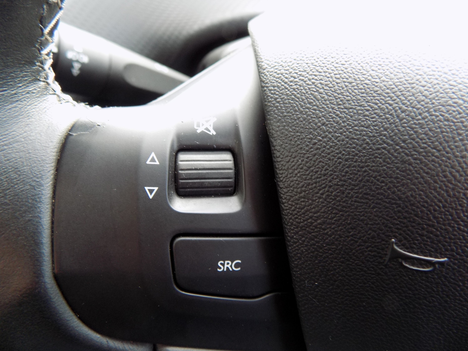 Used Peugeot 2008 2016 for sale - 77845084: Photo 14