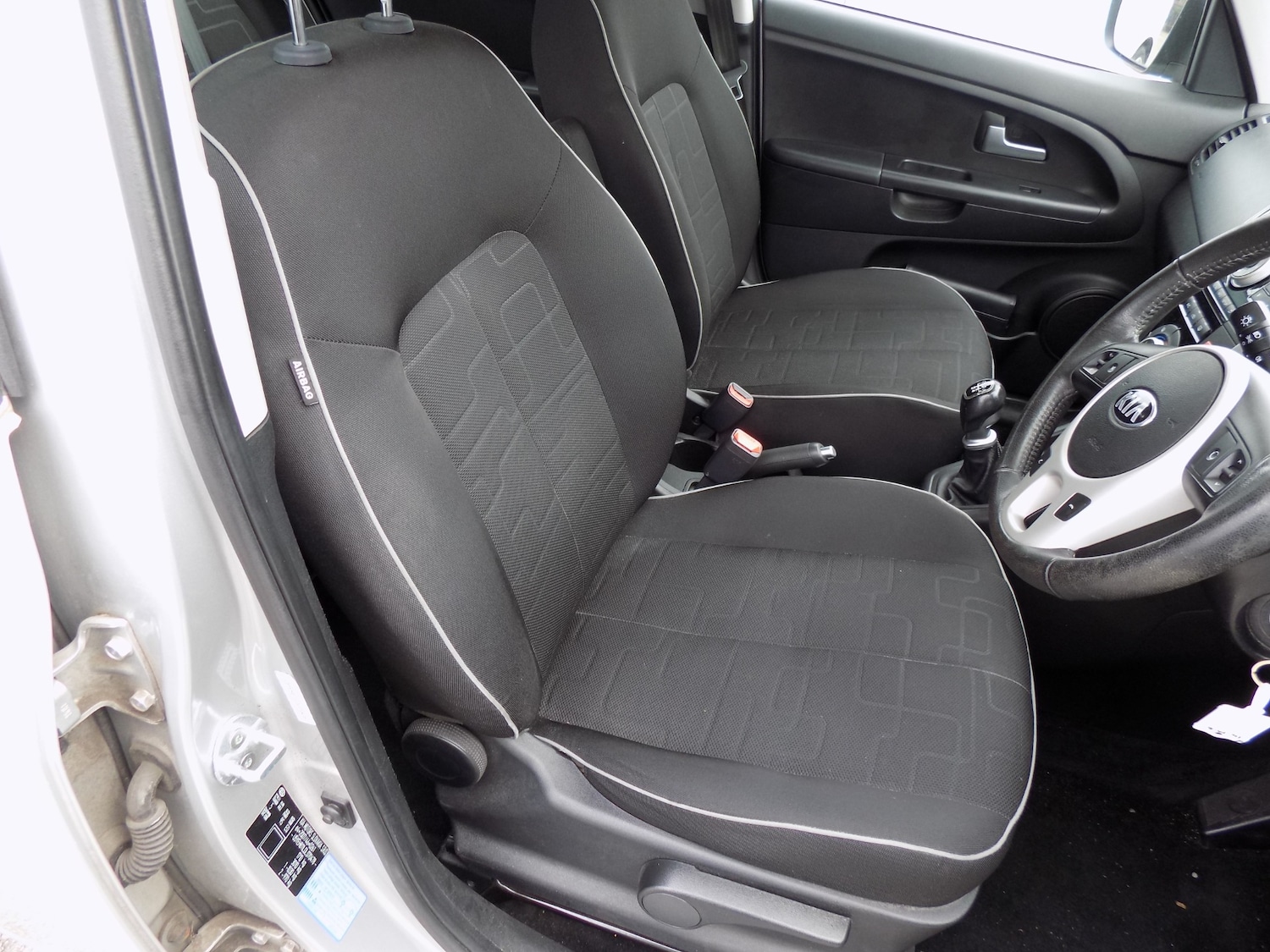 Used Kia Venga 2014 for sale - 76288674: Photo 5