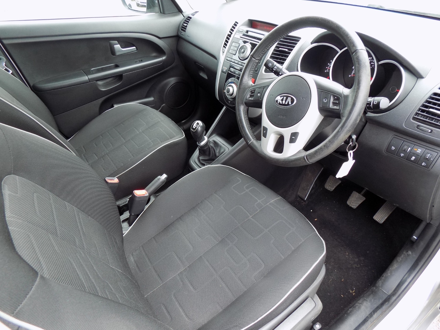 Used Kia Venga 2014 for sale - 76288674: Photo 6