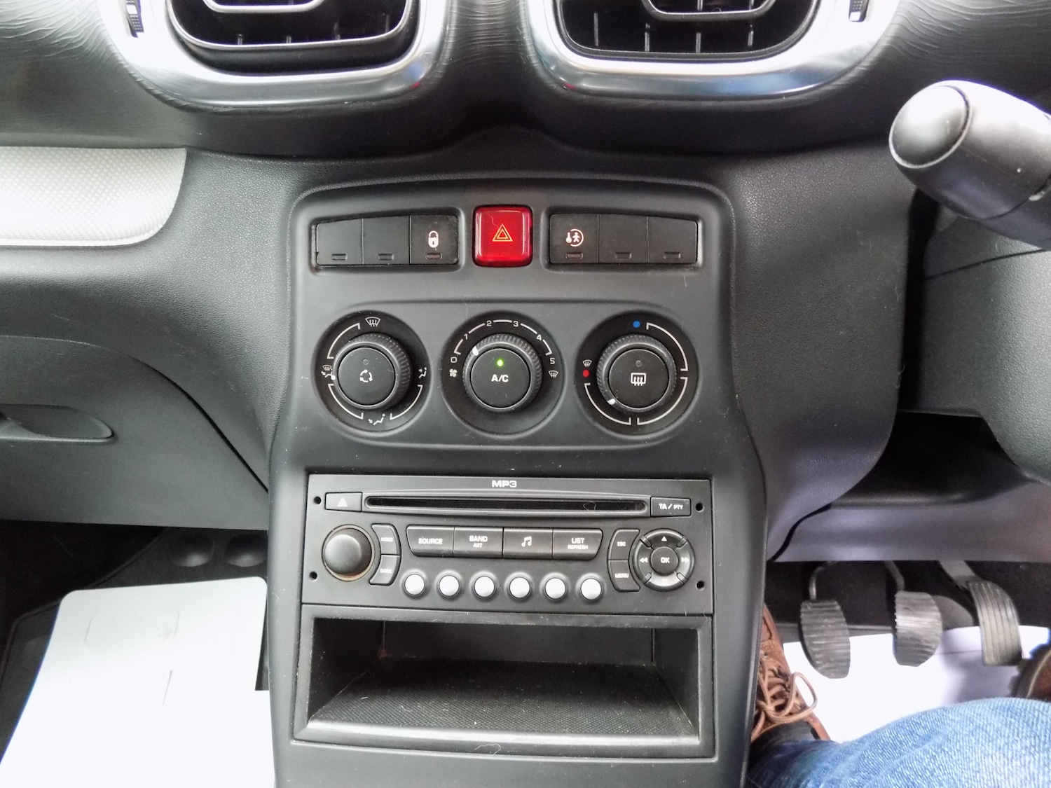 Used Citroen C3 Picasso 2010 for sale - 77011982: Photo 9