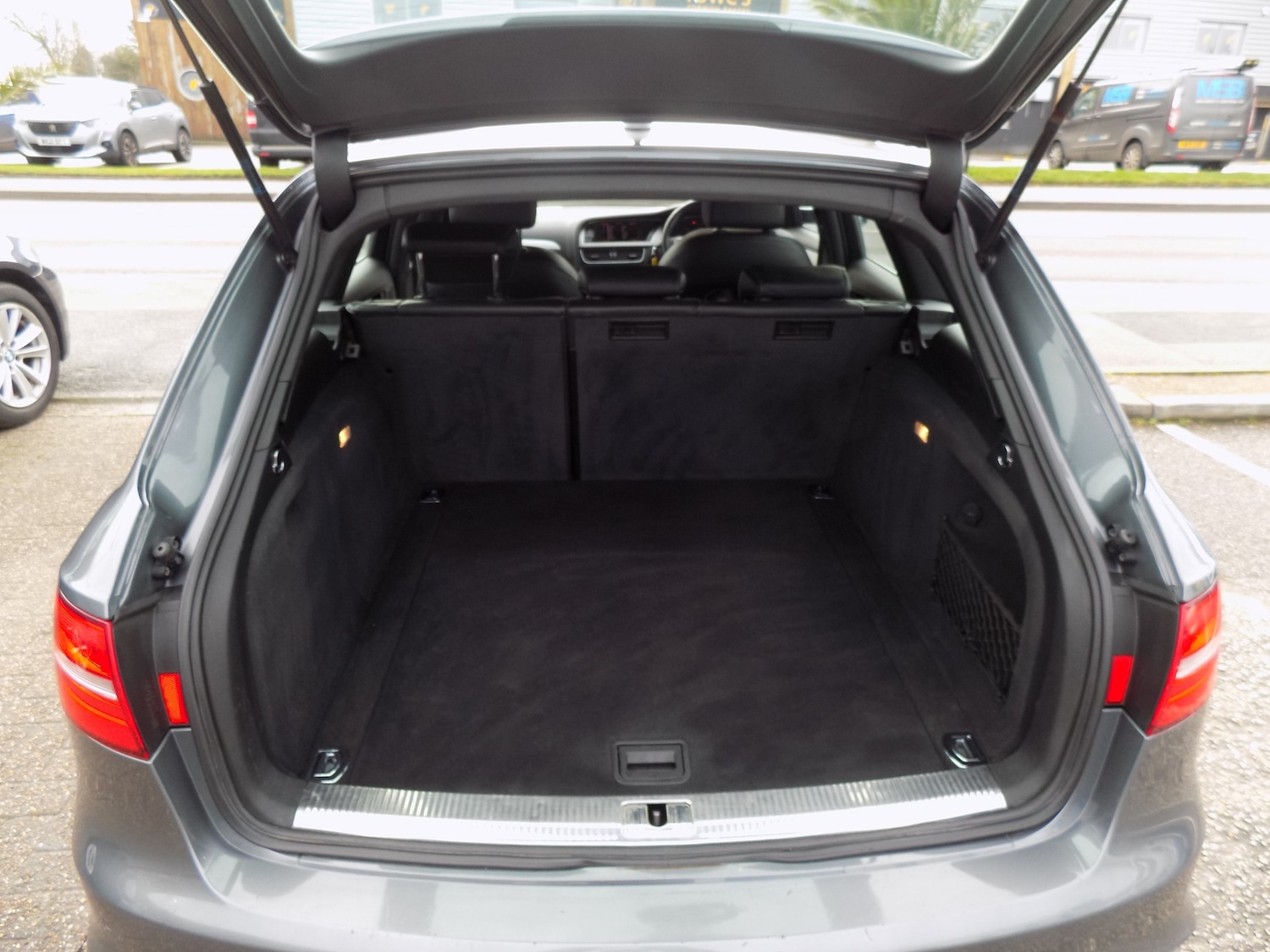 Used Audi A4 2014 for sale - 77462627: Photo 5