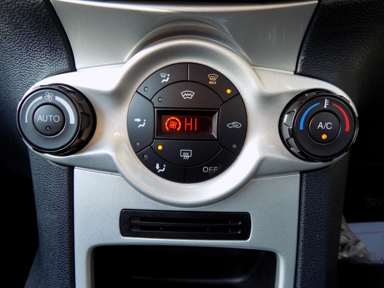 Used Ford Fiesta 2012 for sale - 76649786: Photo 12