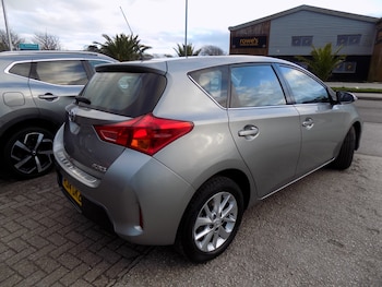Used Toyota Auris 2014 for sale - 77435422: Photo