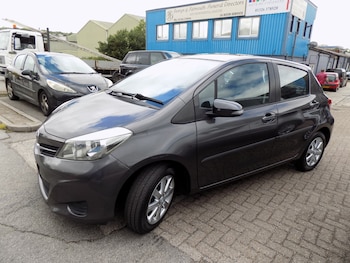 Used Toyota Yaris 2013 for sale - 78792327: Photo