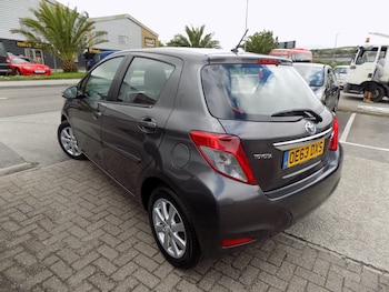 Used Toyota Yaris 2013 for sale - 78792327: Photo