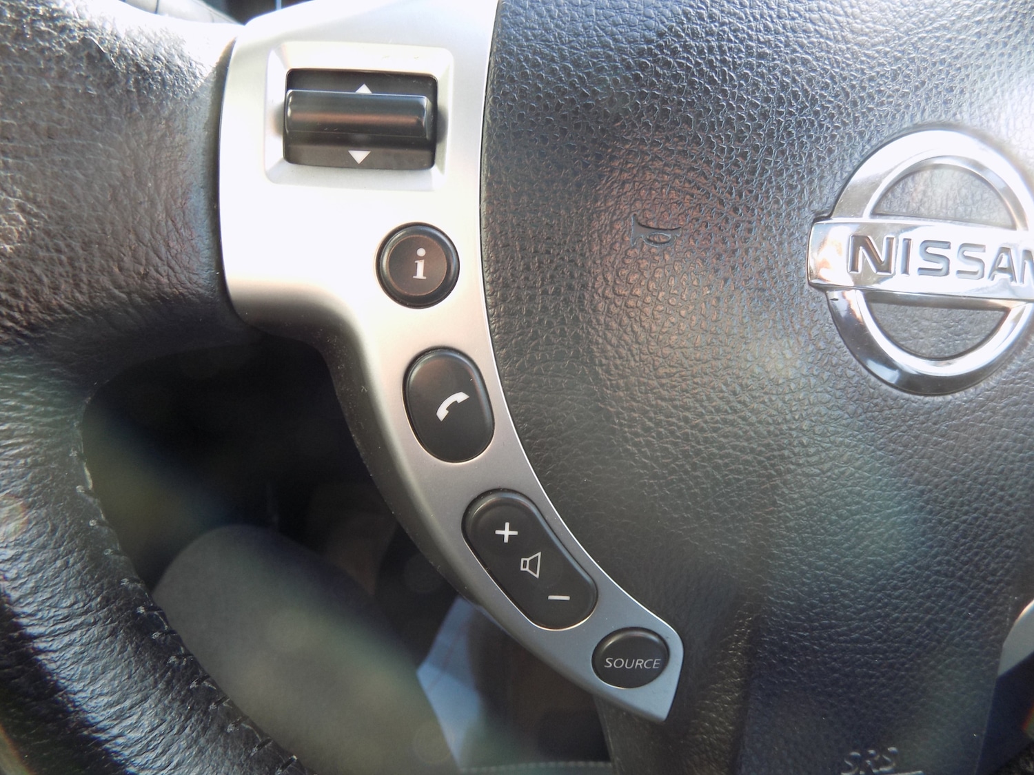 Used Nissan Qashqai 2012 for sale - 77975728: Photo 14