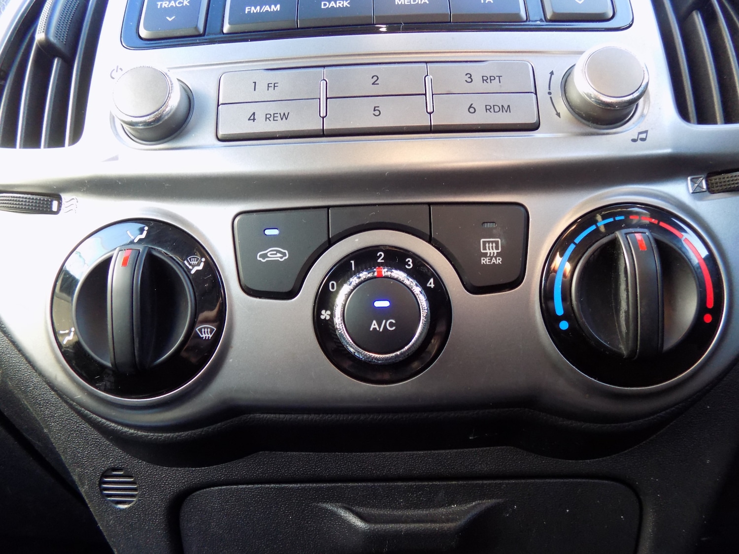 Used Hyundai i20 2014 for sale - 77607665: Photo 12