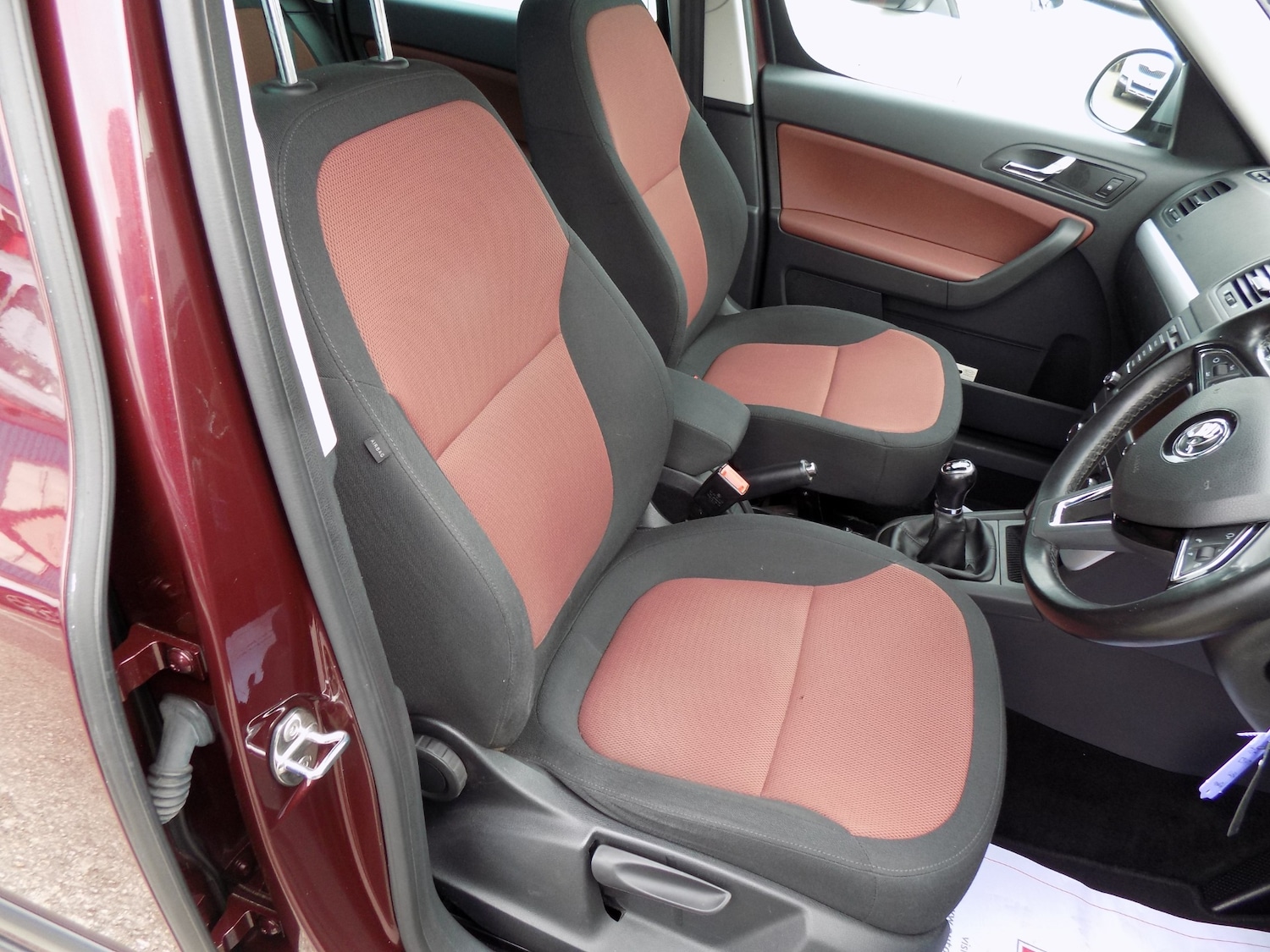 Used Skoda Yeti 2014 for sale - 76235162: Photo 6