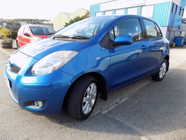 Used Toyota Yaris 2011 for sale - 75474456: Photo 2