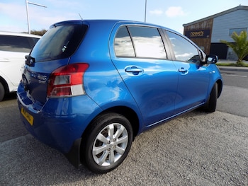 Used Toyota Yaris 2011 for sale - 75474456: Photo