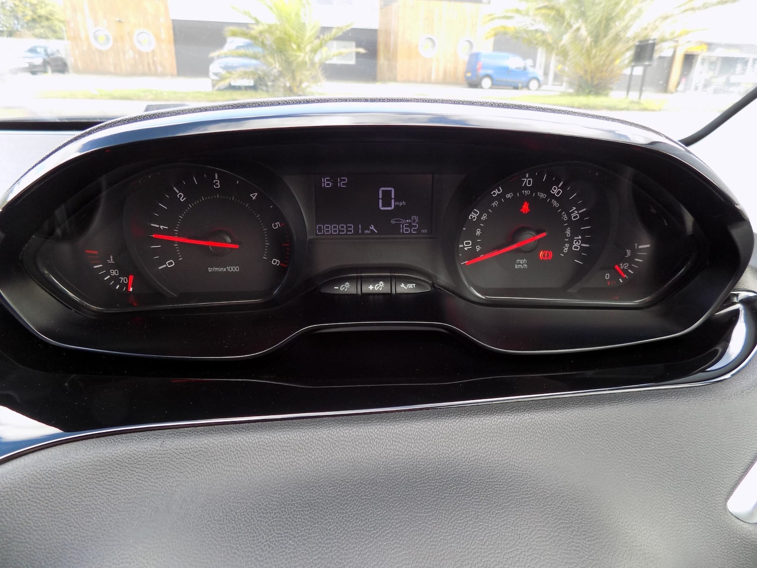 Used Peugeot 208 2012 for sale - 75566799: Photo 10