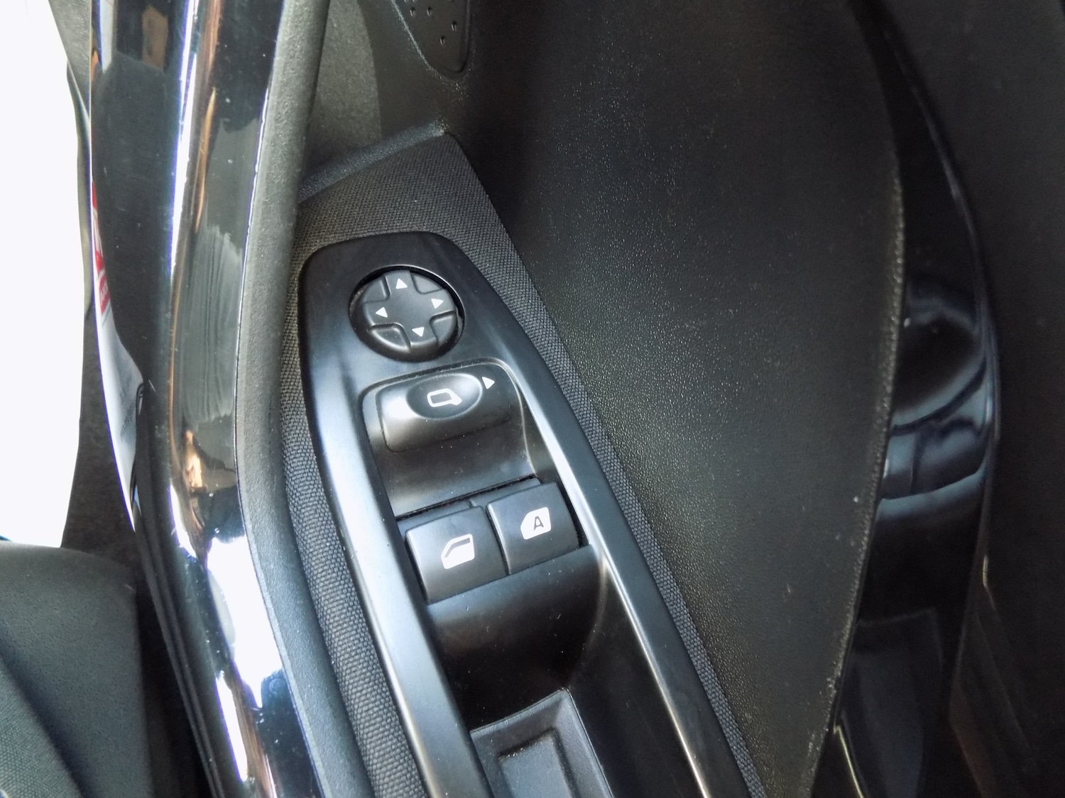 Used Peugeot 208 2012 for sale - 75566799: Photo 17