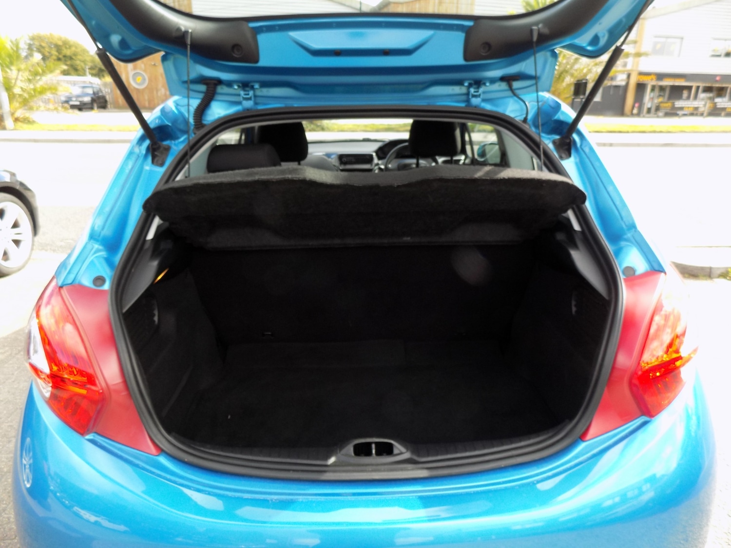 Used Peugeot 208 2012 for sale - 75566799: Photo 5