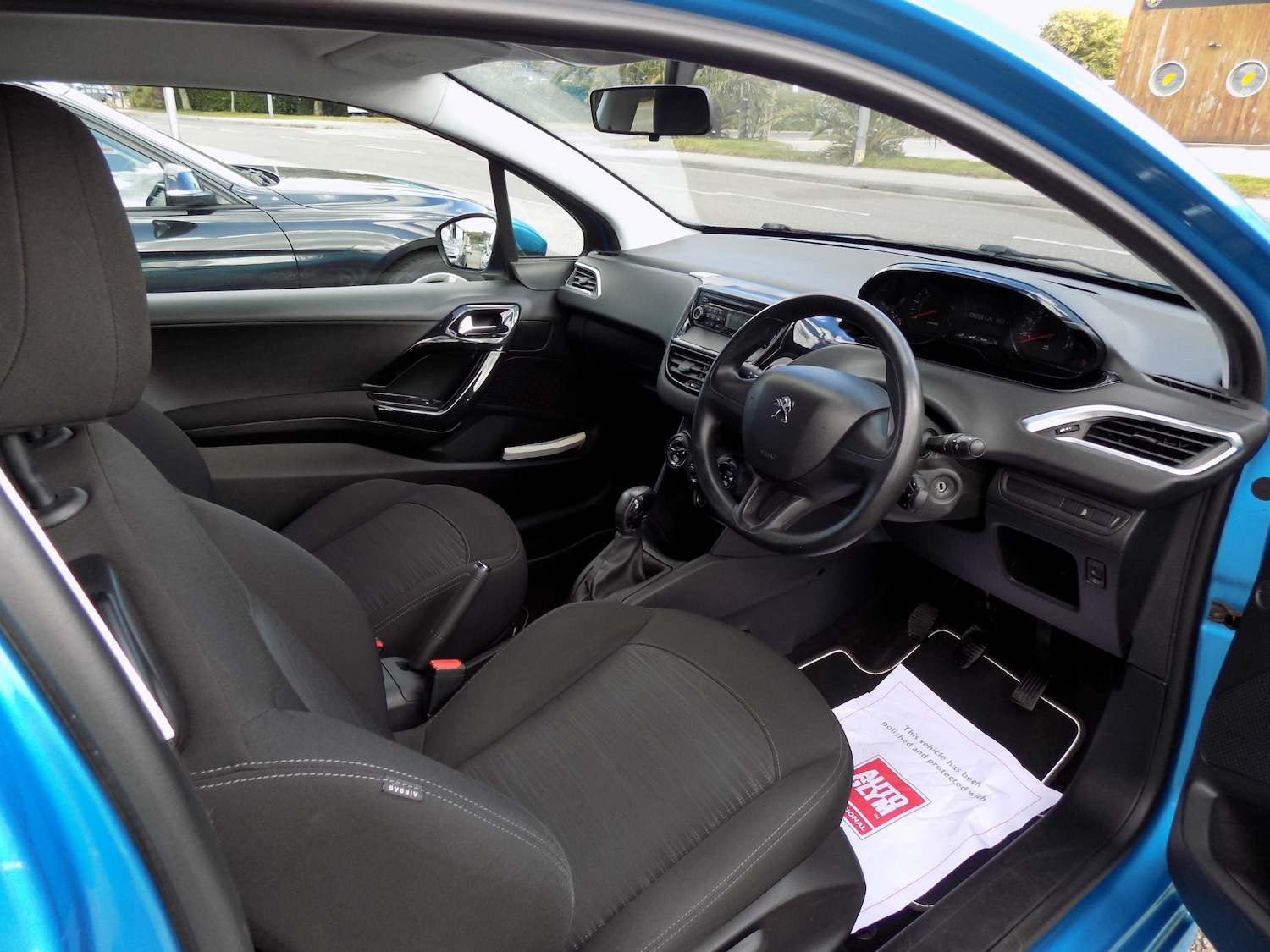 Used Peugeot 208 2012 for sale - 75566799: Photo 6