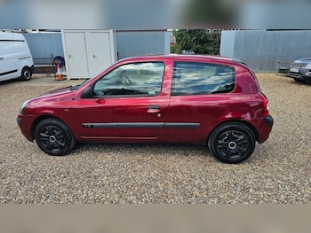 Used Renault Clio 2002 for sale - 75376581: Photo