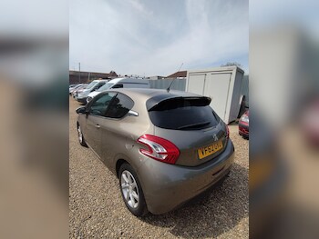 Used Peugeot 208 2012 for sale - 75543499: Photo