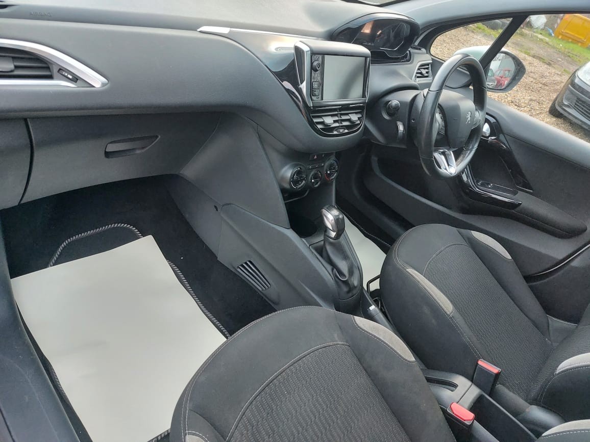 Used Peugeot 208 2014 for sale - 77707313: Photo 10