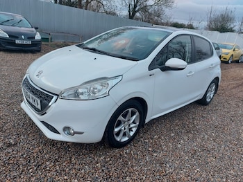 Used Peugeot 208 2014 for sale - 77707313: Photo