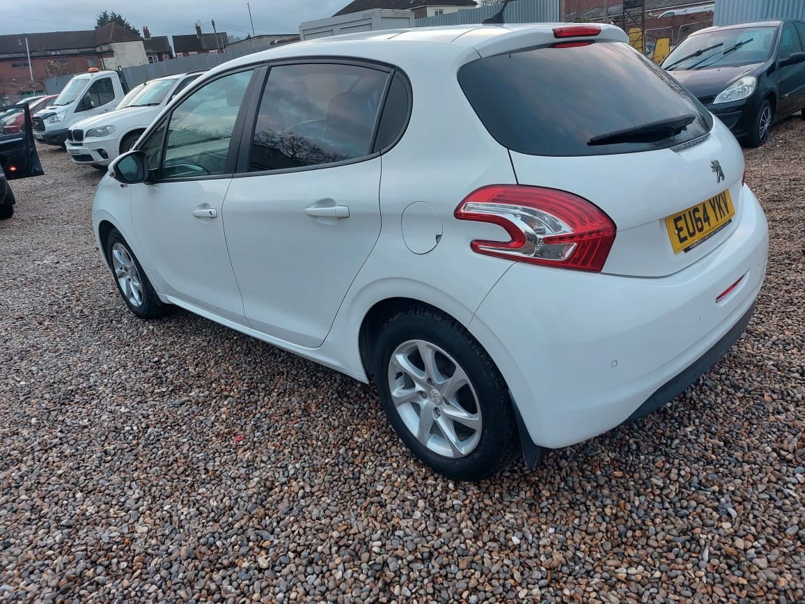 Used Peugeot 208 2014 for sale - 77707313: Photo 5