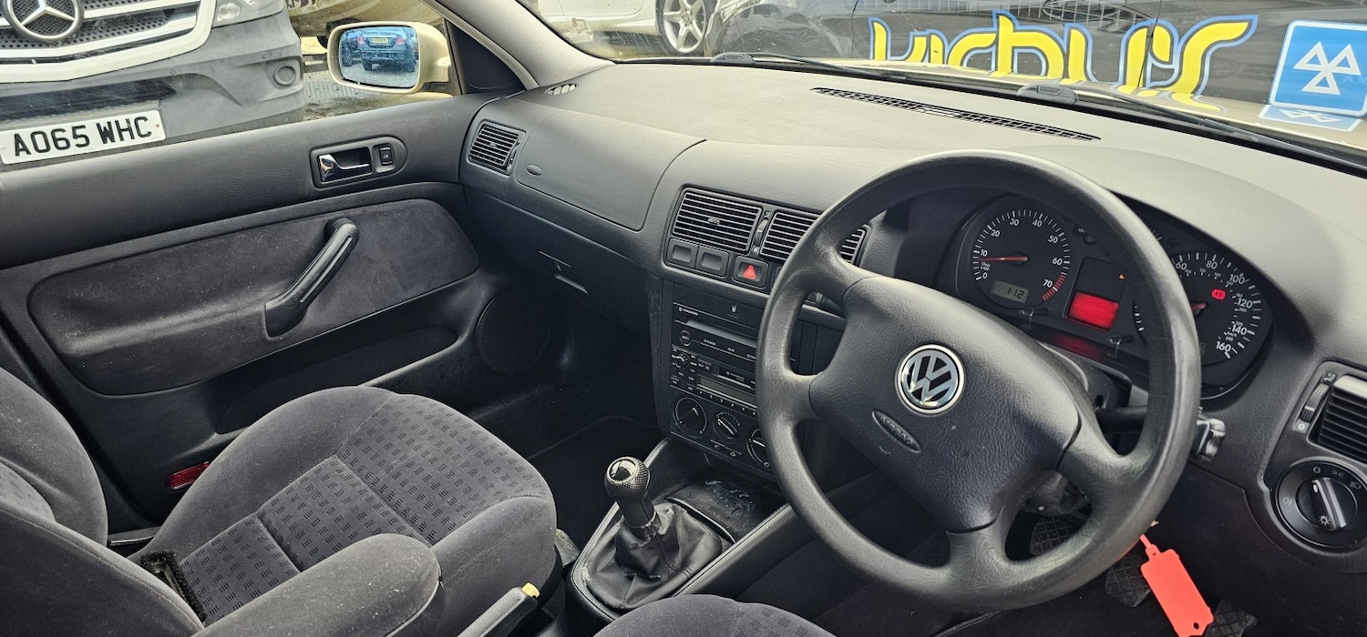 Used Volkswagen Golf 2001 for sale - 76769500: Photo 10