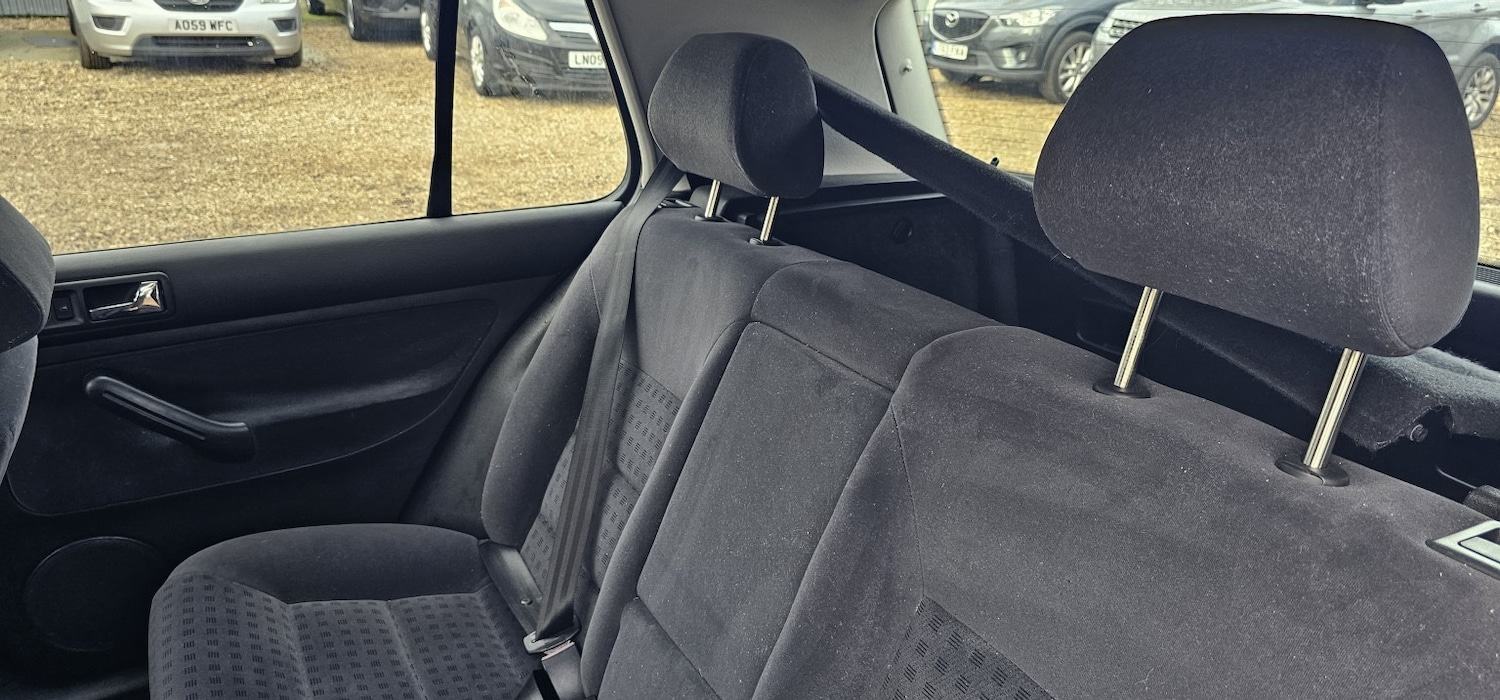 Used Volkswagen Golf 2001 for sale - 76769500: Photo 13