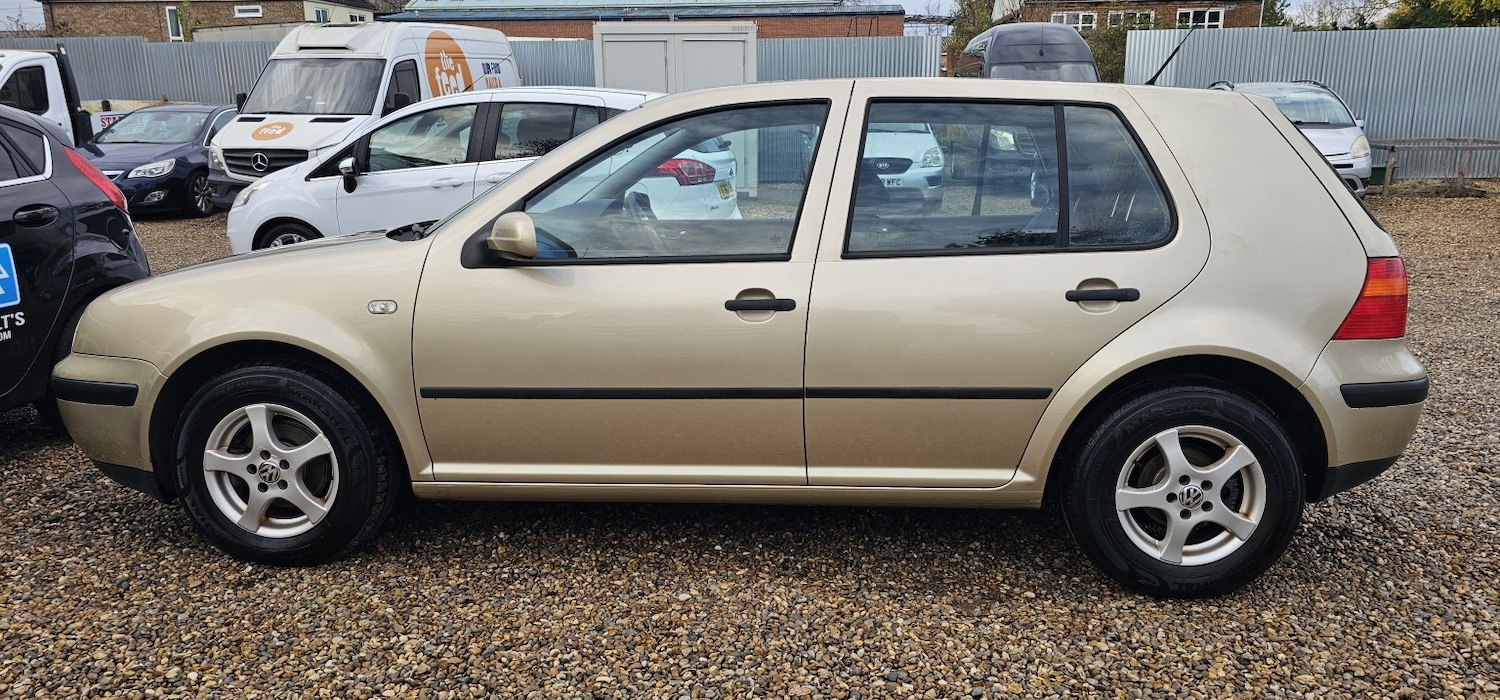 Used Volkswagen Golf 2001 for sale - 76769500: Photo 4