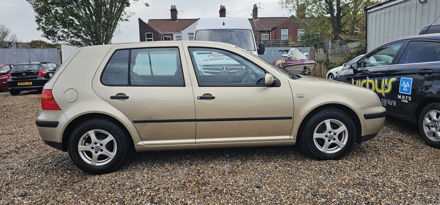 Used Volkswagen Golf 2001 for sale - 76769500: Photo 8