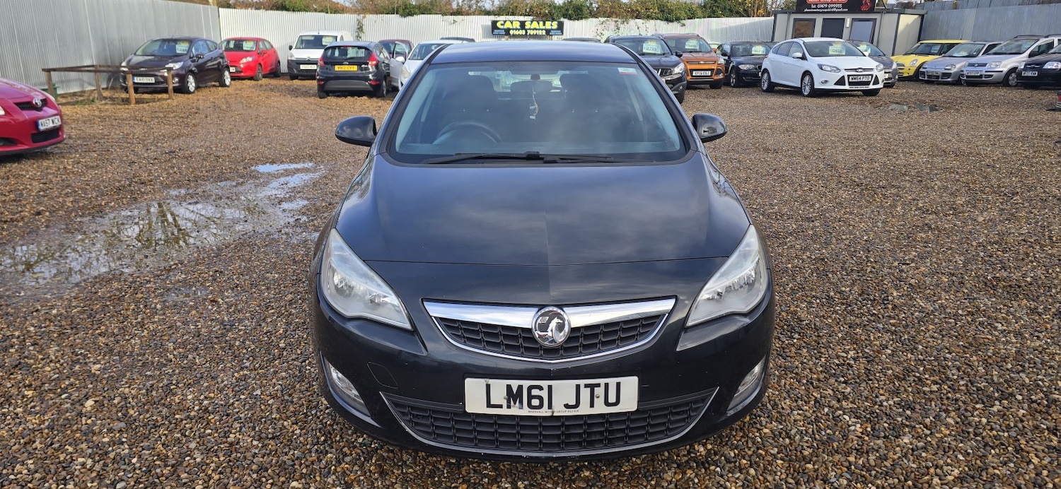 Used Vauxhall Astra 2012 for sale - 77438361: Photo 2