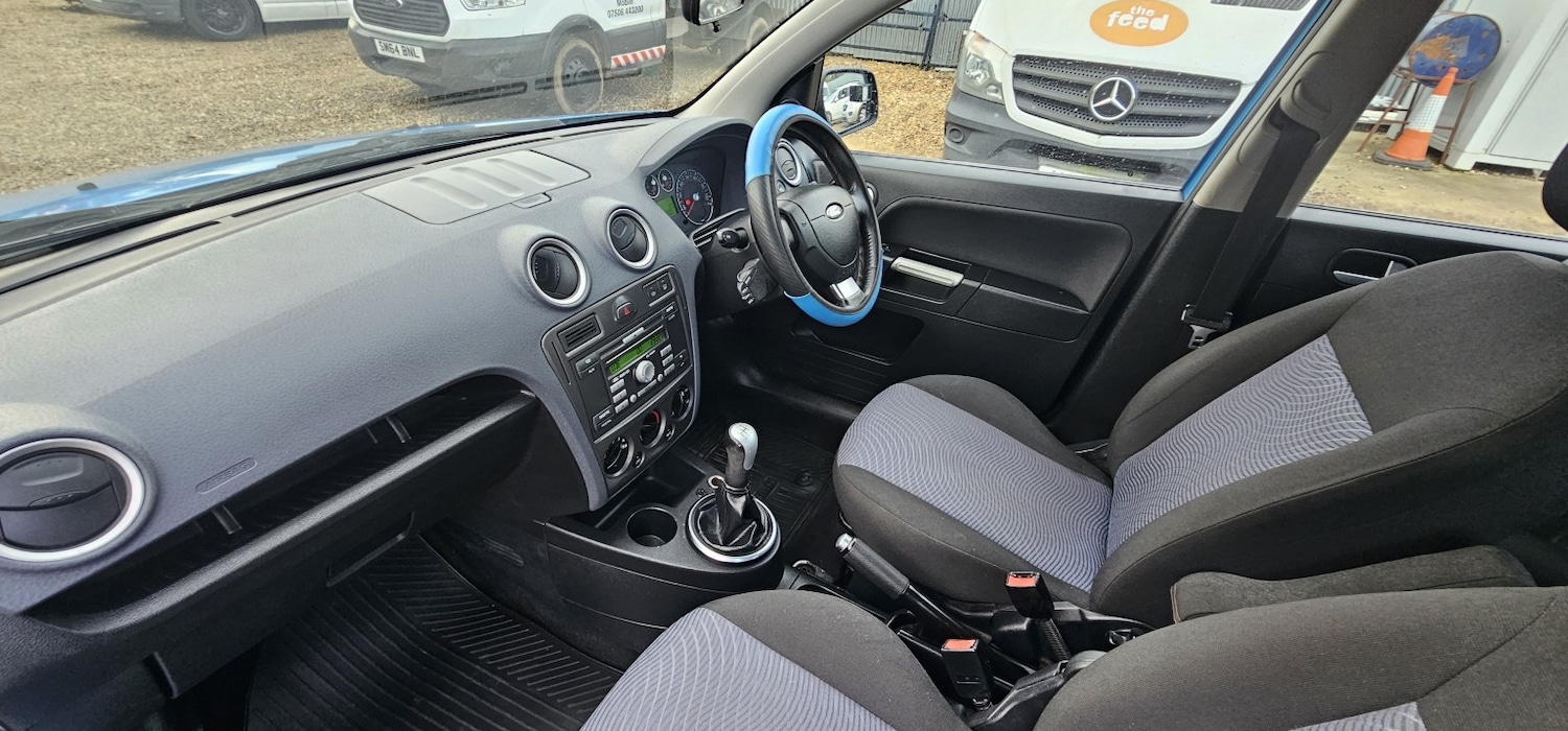 Used Ford Fusion 2010 for sale - 76510942: Photo 10