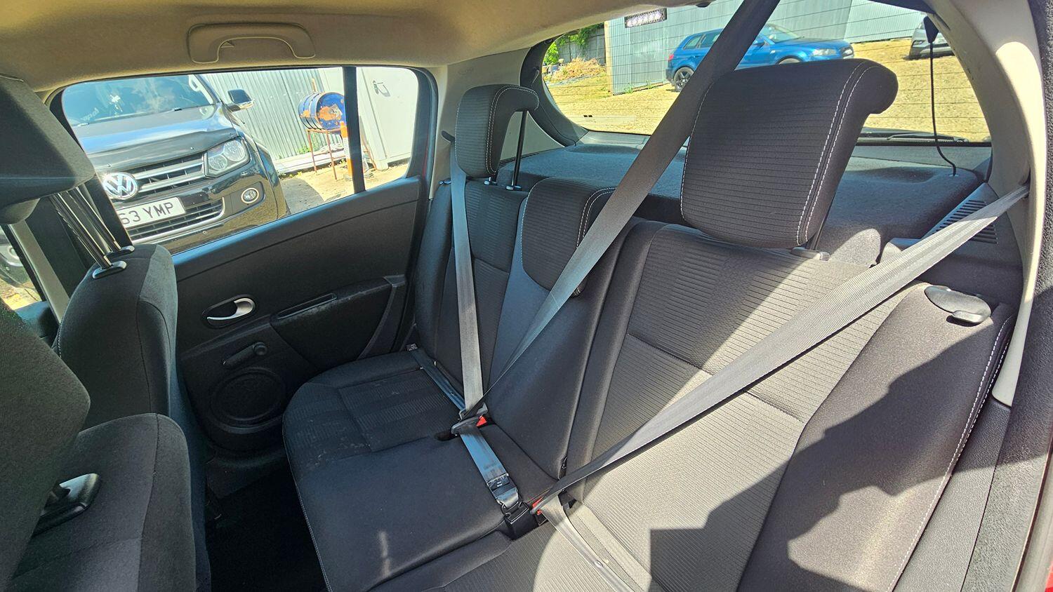 Used Renault Clio 2010 for sale - 76219577: Photo 11