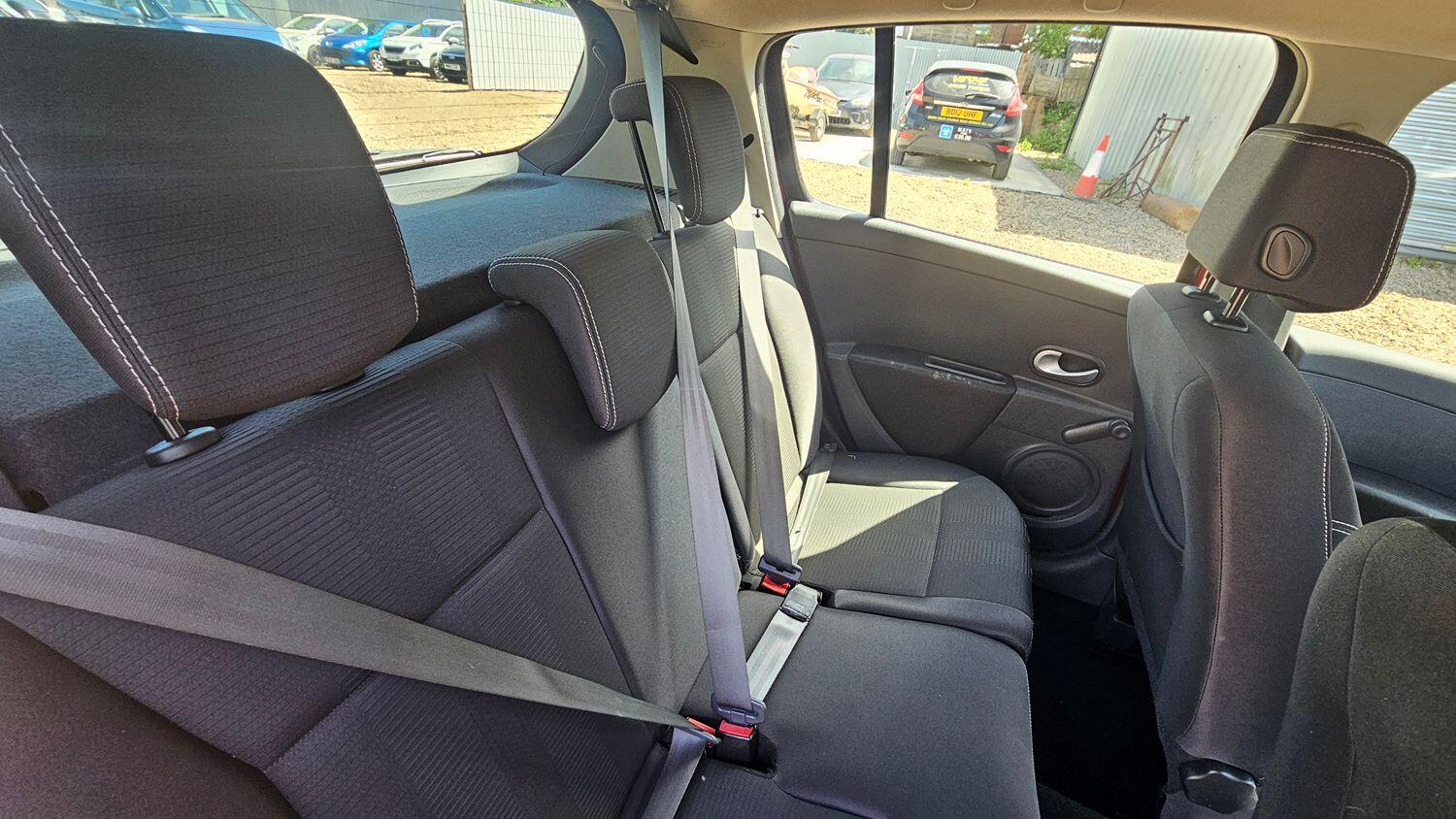 Used Renault Clio 2010 for sale - 76219577: Photo 12