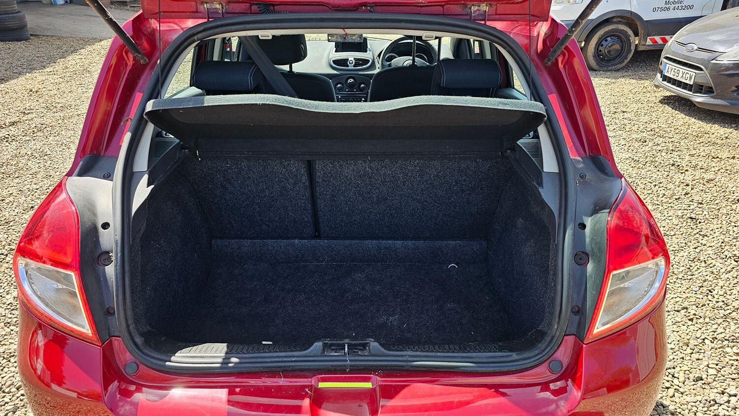 Used Renault Clio 2010 for sale - 76219577: Photo 13