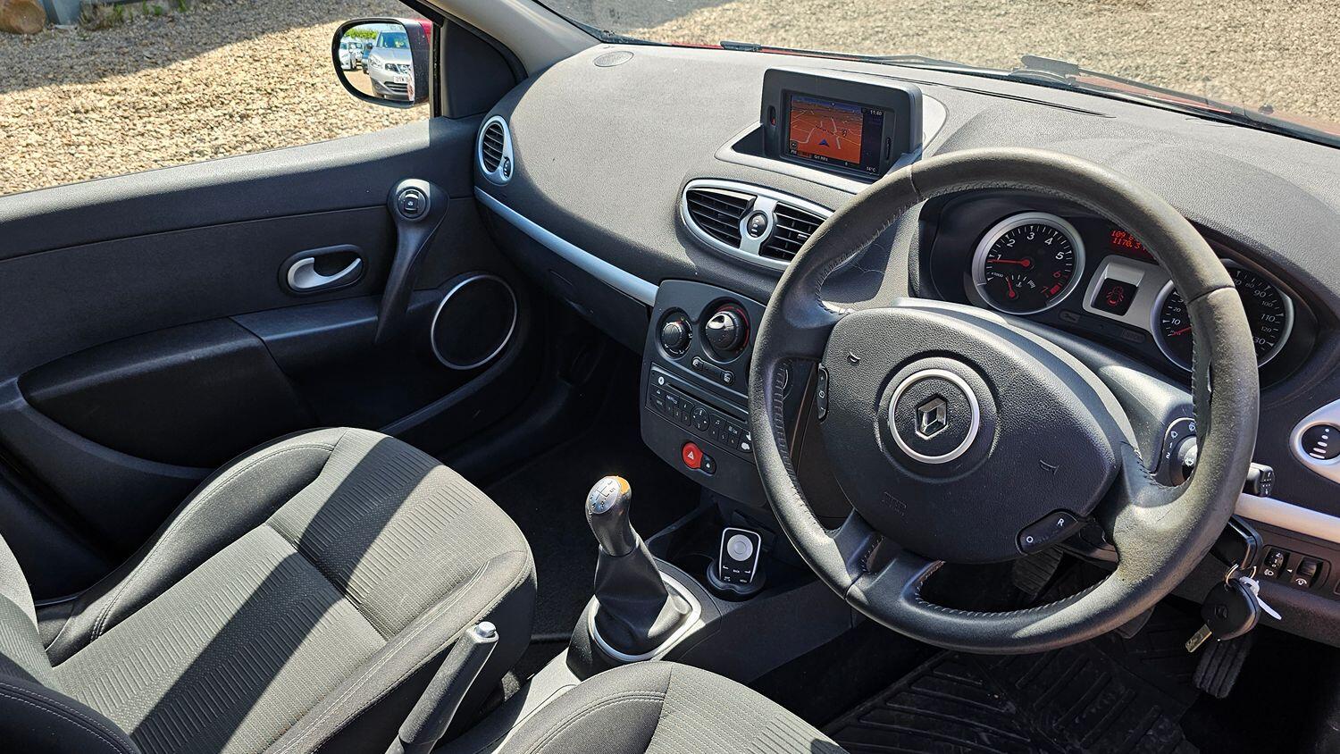 Used Renault Clio 2010 for sale - 76219577: Photo 9