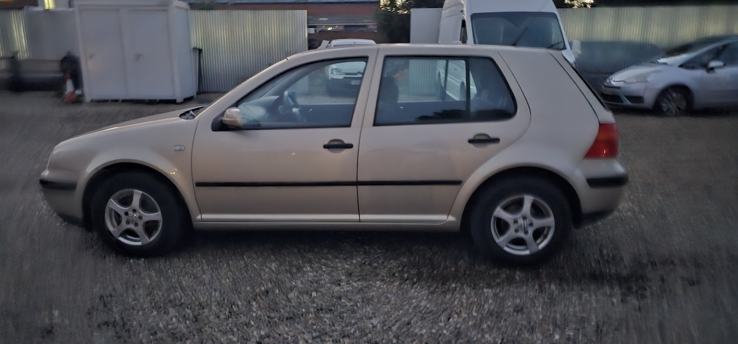 Used Volkswagen Golf 2001 for sale - 76219573: Photo 4