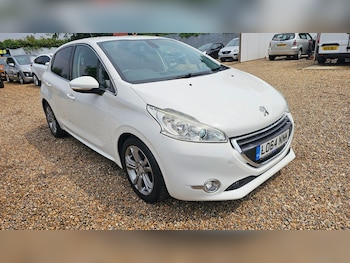 2015 - 1.2 VTi PureTech Allure 5-Door