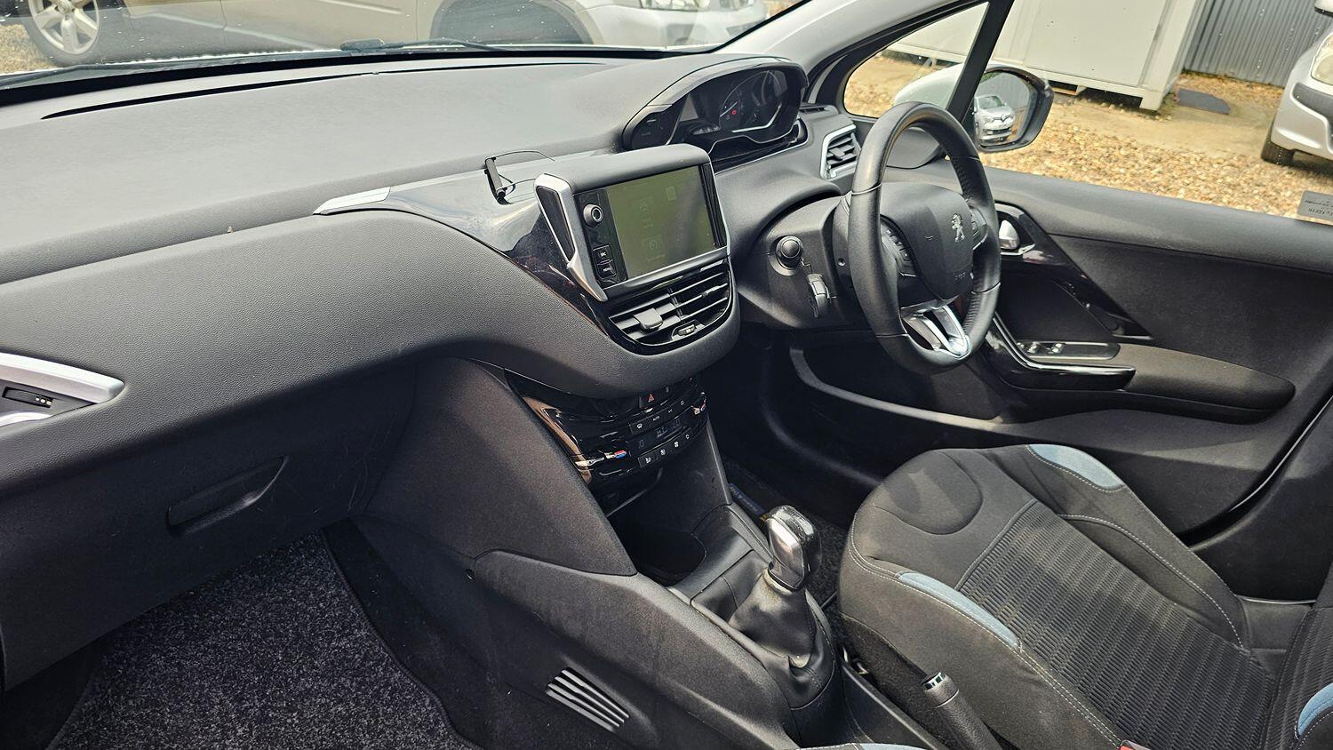 Used Peugeot 208 2015 for sale - 76219581: Photo 8