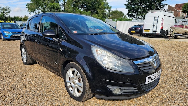 Used Vauxhall Corsa 2010 for sale - 76219582: Photo 1
