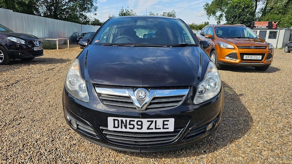 Used Vauxhall Corsa 2010 for sale - 76219582: Photo 2