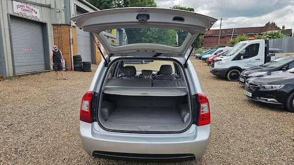 Used Kia Carens 2009 for sale - 76219589: Photo 15
