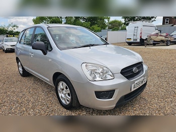 Kia - Carens