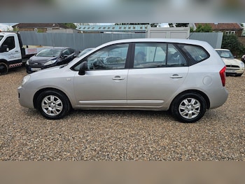 Used Kia Carens 2009 for sale - 76219589: Photo 4