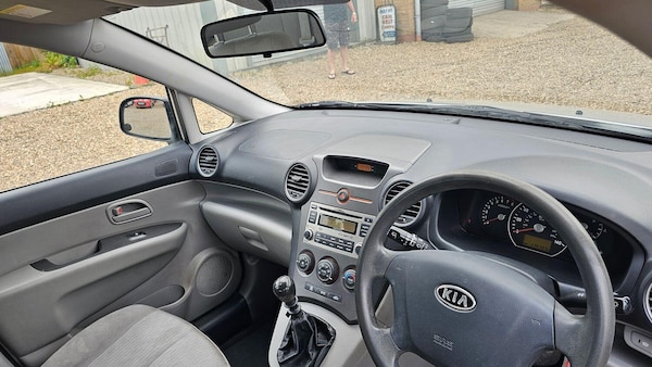 Used Kia Carens 2009 for sale - 76219589: Photo 9