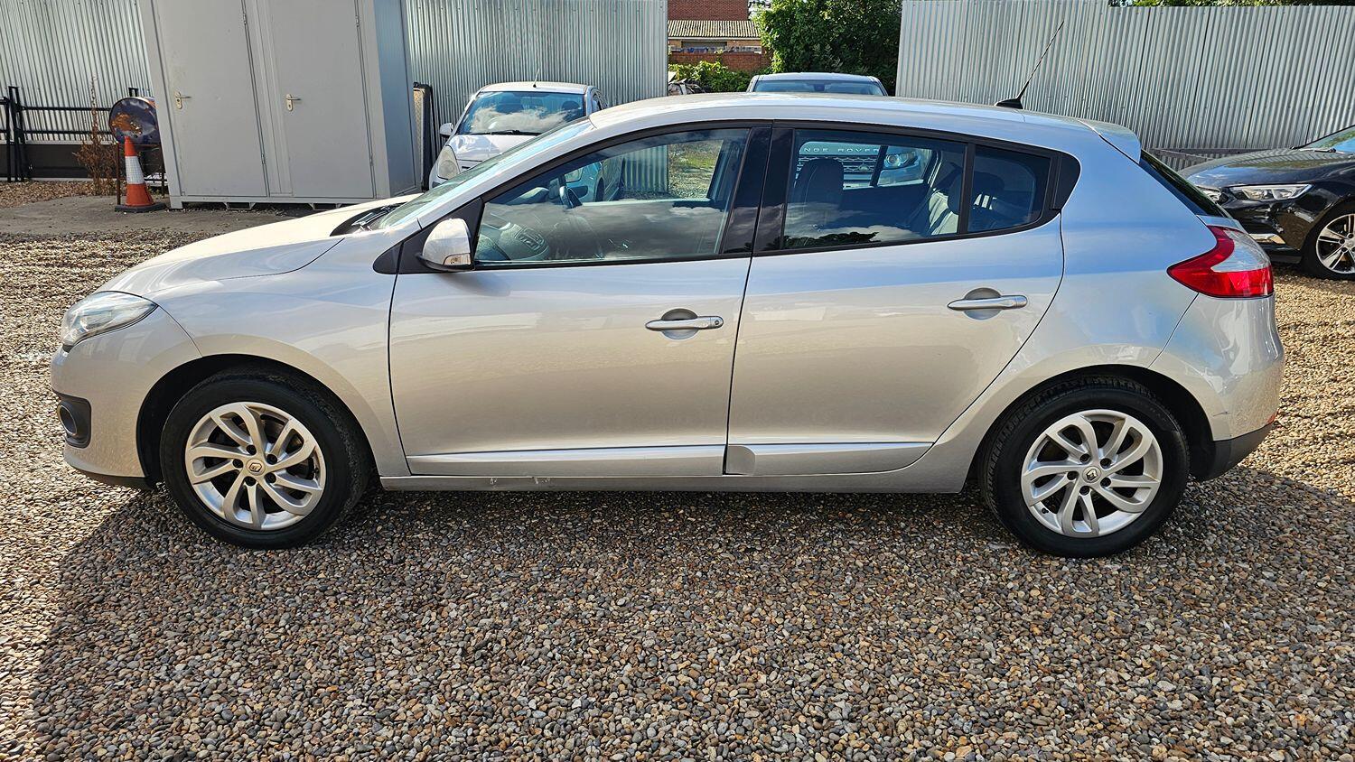 Used Renault Megane 2014 for sale - 76219591: Photo 4