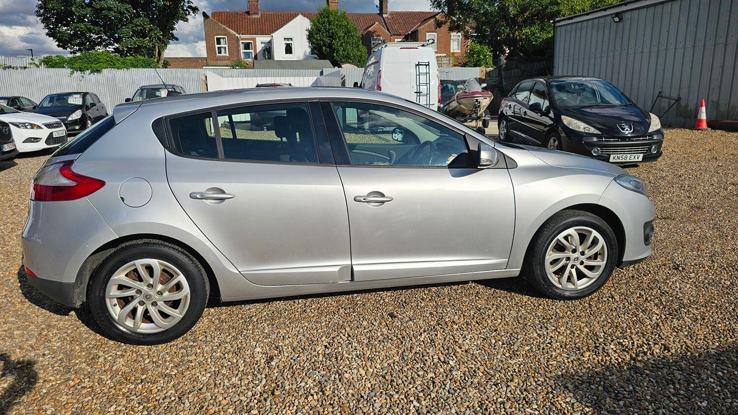 Used Renault Megane 2014 for sale - 76219591: Photo 8