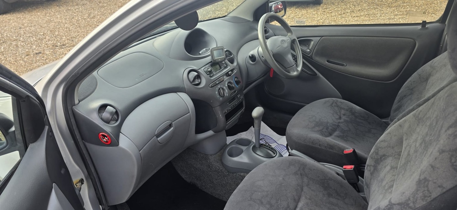 Used Toyota Yaris 2002 for sale - 77609914: Photo 11