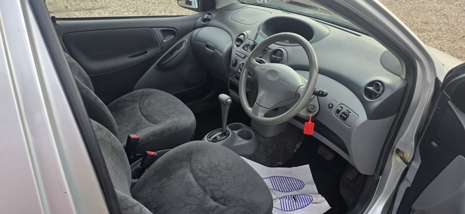 Used Toyota Yaris 2002 for sale - 77609914: Photo 9